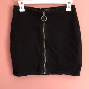 Black zipper down skirt